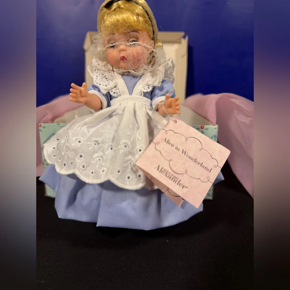 Madame Alexander 8" Doll Alice in Wonderland 30665 Tag/ White Rabbit MIB - Picture 9 of 15